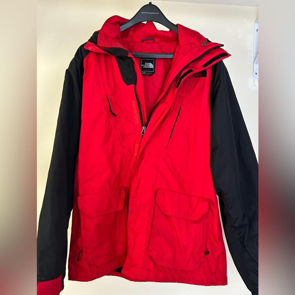 The north face men’s jacket size M